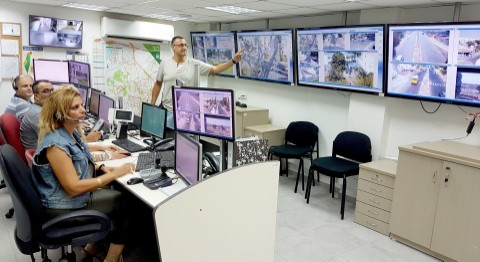 מצלמות הביטחון של עיריית לוד תיעדו את הפריצה לאצטדיון העירוני: המשטרה עצרה את הגנבים