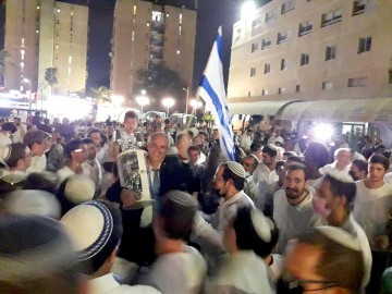 שמחה אדירה בשמחת תורה בלוד!