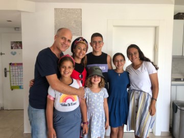 עולים ללוד: הילדה שגדלה ב'בית ציוני' בצרפת והחליטה לעלות ארצה ולהשתקע בלוד