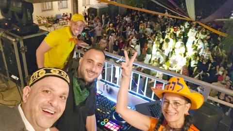 מאות צעירי לוד בשלוש מסיבות פורים תוססות ושמחות