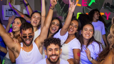 בסופ"ש הקיצי: מאות מצעירי לוד בילו במסיבת 'פול-מון' מטריפה ומופע סטנדאפ קורע