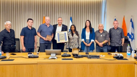 ביקור ממלכתי בלוד: יאיר רביבו אירח את חברי סיעת כחול לבן בראשות בני גנץ