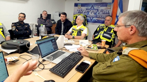 שותפות להצלת חיים: יהודים וערבים בלוד פועלים יחד בשעת חירום