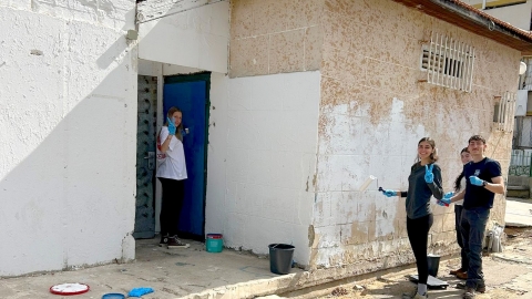 נוער של ערכים: תלמידי מכינת רבין התגייסו לשיפוץ מקלטים בלוד 