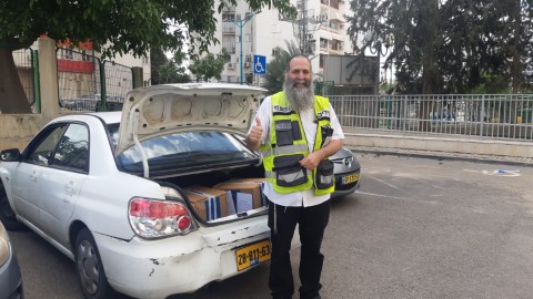 חלוקת חבילות מזון למשפחות הרווחה בלוד
