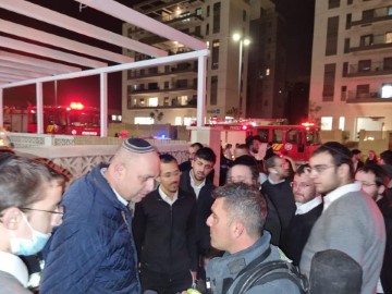 הודות לגלאי העשן: זוג וארבעה ילדים ניצלו משריפה בביתם בשכונת גני איילון בלוד
