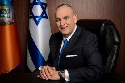 יאיר רביבו שיגר ברכה לאנשי החינוך בלוד לרגל יום המורה: "העיר מצדיעה לכם!"