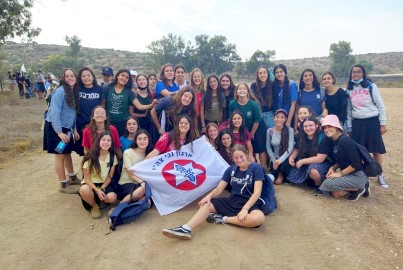 צועדים ומצדיעים: תיכונים מלוד השתתפו ב'יום ההוקרה לפצועי מערכות ישראל ופעולת האיבה'